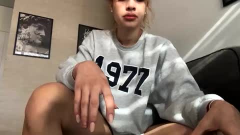 Dhalia online show from 11/24/25, 10:48