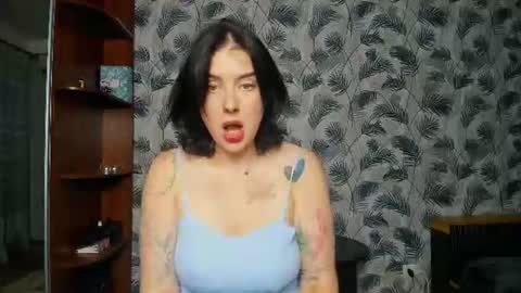Snapshot of di_fetish chatting on 07/23/26, 08:29 Dina online show from 07/23/26, 08:29
