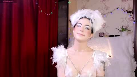 Diana online show from 10/31/25, 04:19