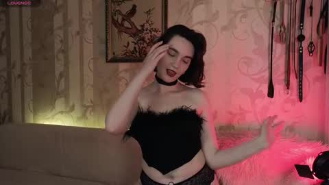 Diana Di Honey online show from 10/17/25, 01:03