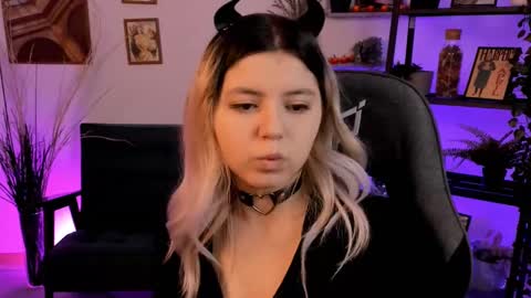 Dia online show from 03/11/25, 05:02