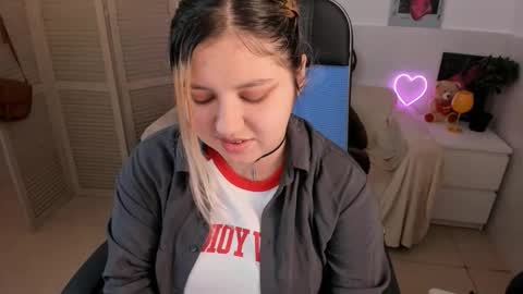 Dia online show from 09/23/25, 05:54