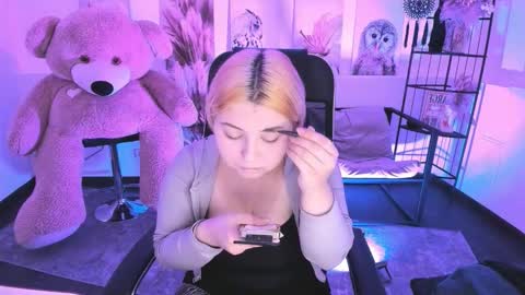 Dia online show from 12/04/25, 08:39