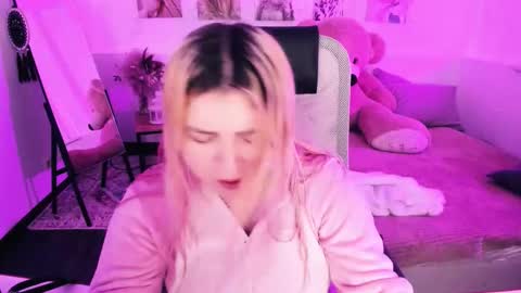 Dia online show from 02/24/26, 07:23