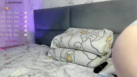 diadavidson_ online show from 10/25/25, 07:52