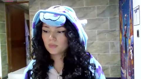 Snapshot of diamond_curls05 chatting on 07/23/26, 03:54 DiamondCurls online show from 07/23/26, 03:54