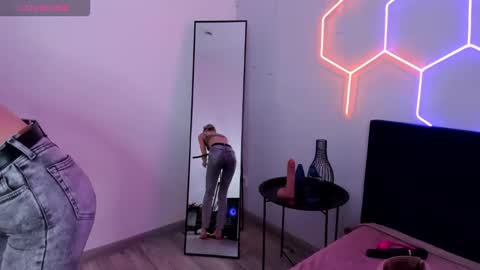 Diana  online show from 11/23/25, 01:27