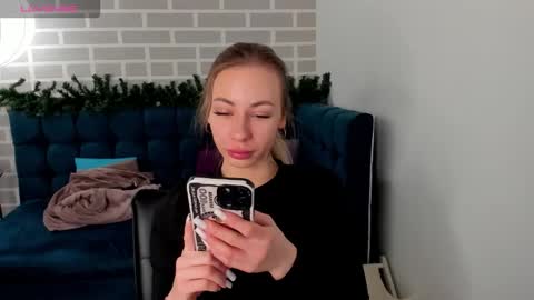 Diana  online show from 12/19/25, 01:23