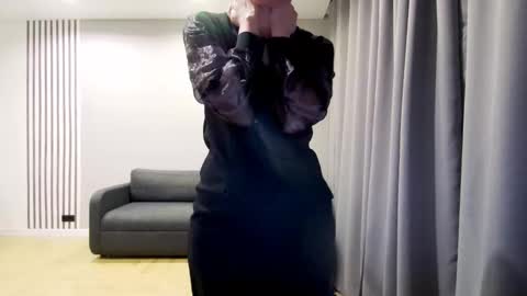 Snapshot of diana_meridor chatting on 01/06/25, 12:05 diana_meridor online show from 01/06/25, 12:05