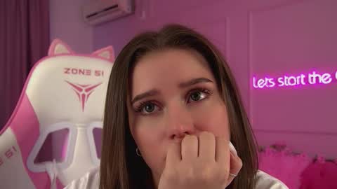 Diana online show from 03/09/26, 06:06