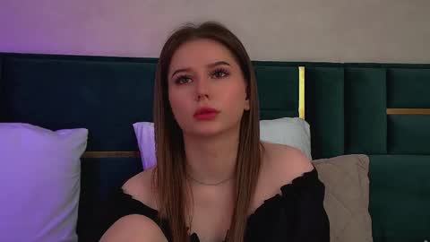 Snapshot of dianabecker chatting on 05/30/26, 12:02 Diana online show from 05/30/26, 12:02