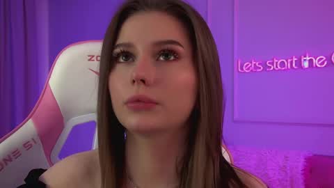 Snapshot of dianabecker chatting on 06/04/26, 06:25 Diana online show from 06/04/26, 06:25