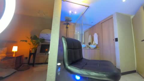 dianac1998 online show from 10/23/25, 11:14