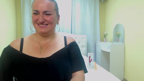 Snapshot of dianamgg chatting on 05/28/26, 06:10 Diana online show from 05/28/26, 06:10