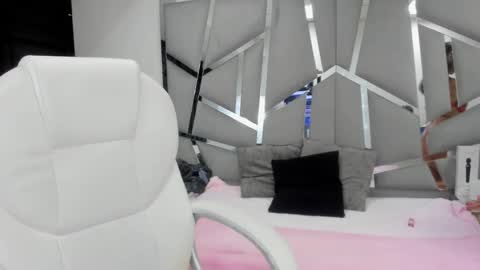 dianarous online show from 02/25/25, 04:35