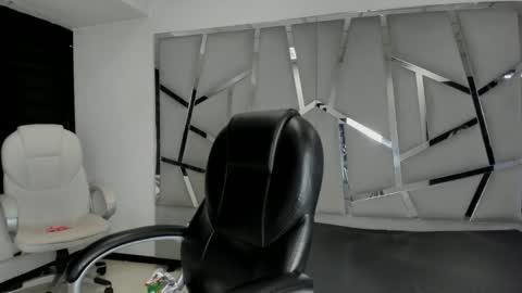 dianarous online show from 10/13/25, 04:45