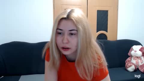 Snapshot of dianasmiey7 chatting on 02/19/25, 05:38 dianasmiey7 online show from 02/19/25, 05:38