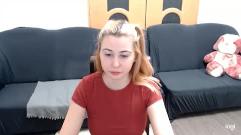 Snapshot of dianasmiey7 chatting on 03/04/25, 04:52 dianasmiey7 online show from 03/04/25, 04:52