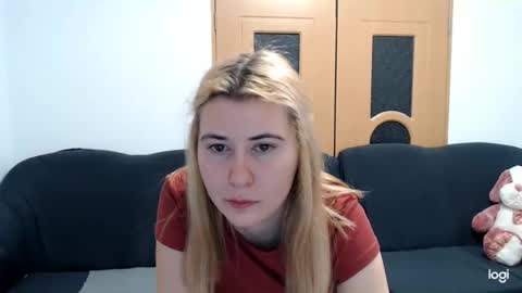 Snapshot of dianasmiey7 chatting on 03/06/25, 05:43 dianasmiey7 online show from 03/06/25, 05:43