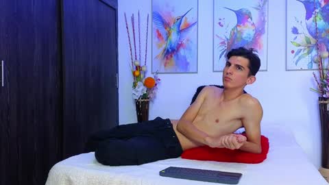 Ana  Leo online show from 12/12/24, 09:26