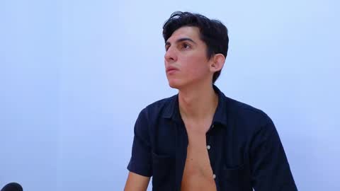 Ana  Leo online show from 02/25/25, 12:24