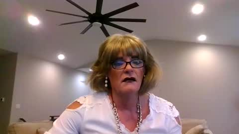 Snapshot of dianeheels chatting on 03/03/26, 02:45 dianeheels online show from 03/03/26, 02:45