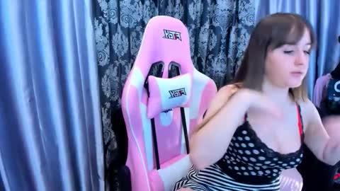 Snapshot of dianna_milton chatting on 03/04/26, 05:57 Dianna online show from 03/04/26, 05:57