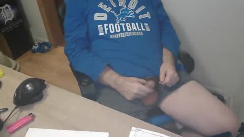 Snapshot of diche1134 chatting on 12/04/25, 07:28 Running Bear online show from 12/04/25, 07:28