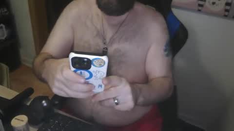 Snapshot of diche1134 chatting on 12/18/25, 05:24 Running Bear online show from 12/18/25, 05:24