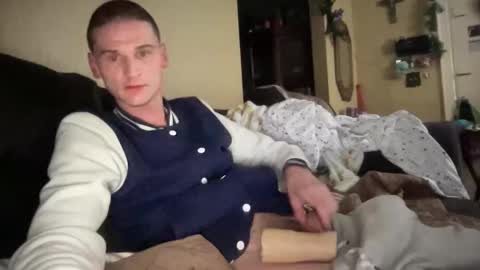 DickABitchDown  Alexys real spanishmami online show from 12/04/25, 08:45