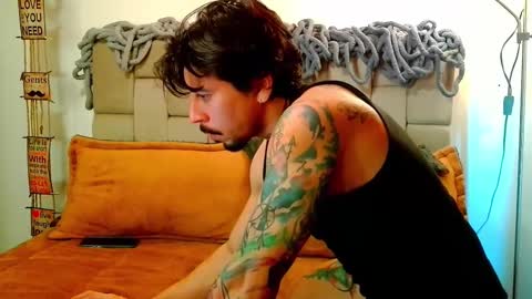 Snapshot of dickdamian_ chatting on 03/09/25, 05:17 Damin online show from 03/09/25, 05:17