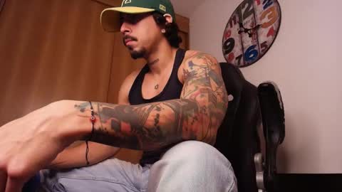 Snapshot of dickdamian_ chatting on 10/03/25, 08:06 Damin online show from 10/03/25, 08:06