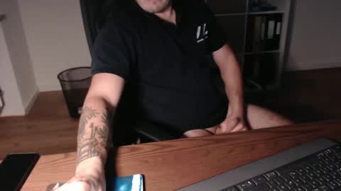 dickeeier96 online show from 11/14/25, 04:17