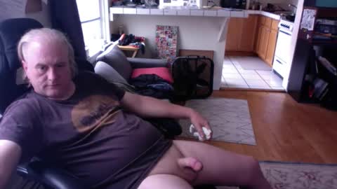 Snapshot of dickflasher5 chatting on 03/05/26, 06:59 Richard Fleischer online show from 03/05/26, 06:59