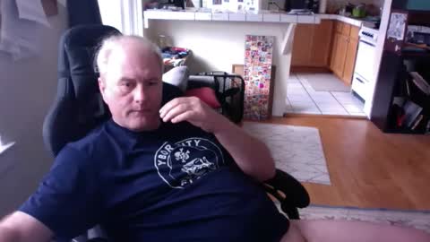 Snapshot of dickflasher5 chatting on 04/03/26, 02:37 Richard Fleischer online show from 04/03/26, 02:37