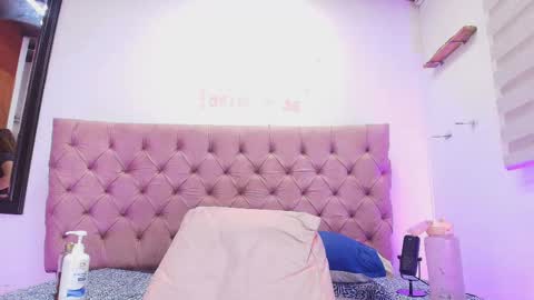 Snapshot of didiane_ chatting on 09/16/25, 07:15 Diane online show from 09/16/25, 07:15