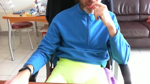 didonc from france..... online show from 04/01/26, 08:26