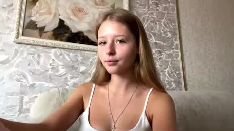 Mia 18 . online show from 02/15/26, 07:51