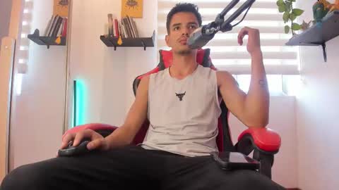 Diego lat online show from 10/24/25, 09:44