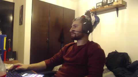 Snapshot of diegocastrotiktok chatting on 12/21/24, 02:41 Diego online show from 12/21/24, 02:41