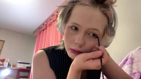 Lilit online show from 05/13/26, 09:44
