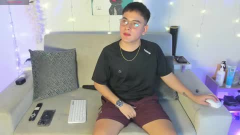 Diego Robles online show from 06/02/26, 01:02