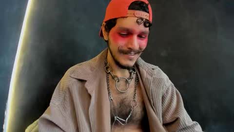 Snapshot of diemond_latinx98 chatting on 12/02/25, 04:24 diemond_latinx98 online show from 12/02/25, 04:24