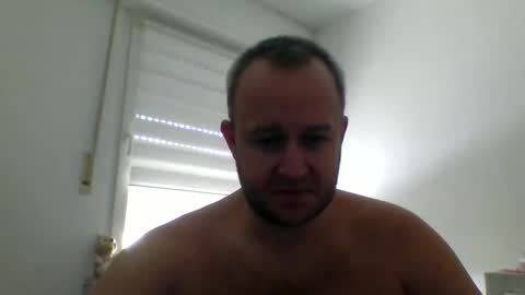 Snapshot of dienummer10 chatting on 09/13/25, 10:15 dienummer10 online show from 09/13/25, 10:15