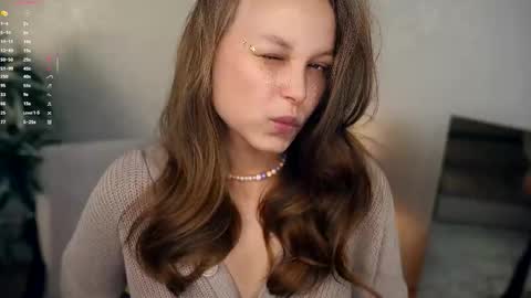Snapshot of dierafauxa chatting on 10/13/25, 06:41 Elwyna online show from 10/13/25, 06:41