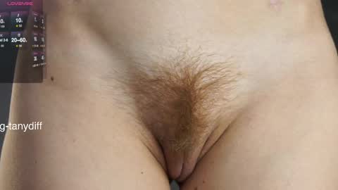 Snapshot of diffgirls chatting on 02/16/25, 06:21 Tanya online show from 02/16/25, 06:21