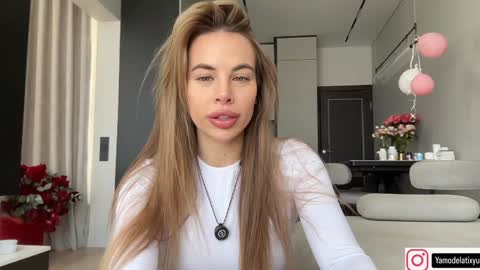 Snapshot of diffgirls chatting on 10/07/25, 10:34 Tanya online show from 10/07/25, 10:34