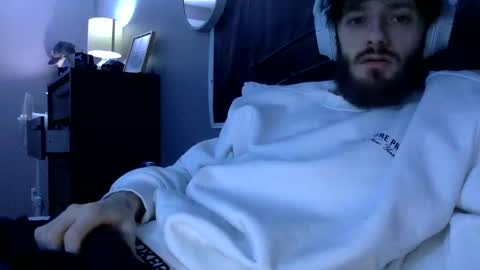 Snapshot of digbicknik chatting on 02/01/25, 01:09 digbicknik online show from 02/01/25, 01:09