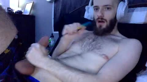 Snapshot of digbicknik chatting on 02/06/25, 10:04 digbicknik online show from 02/06/25, 10:04