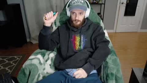 Snapshot of digbicknik chatting on 03/07/25, 01:31 digbicknik online show from 03/07/25, 01:31